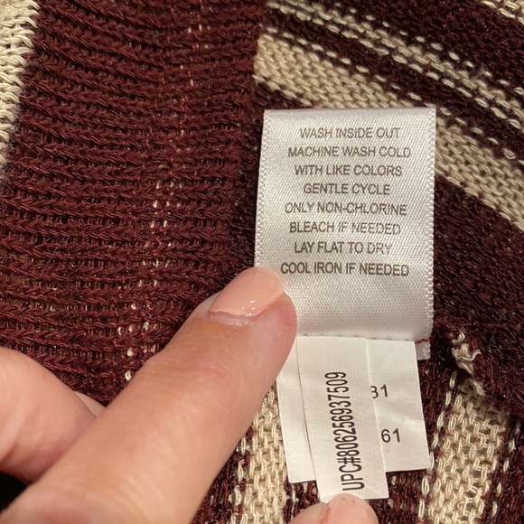 Mason + Mackenzie V- Neck Tunic Sweater Size: S - Picture 8 of 9